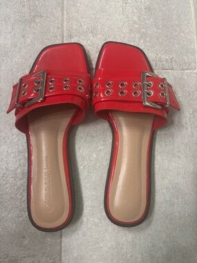 WILD DIVA LOUNGE Braylo Slide Sandal RED Size 8 Womens